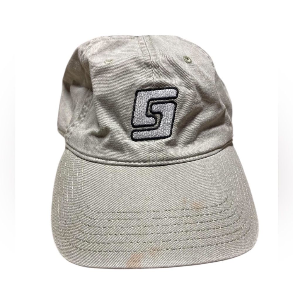 Beige Golf Cap With Embroidered Logo Beige Golf Cap With Embroidered Logo